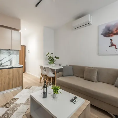 Apartment Urban Comfort *