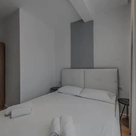 Apartment Urban Comfort *